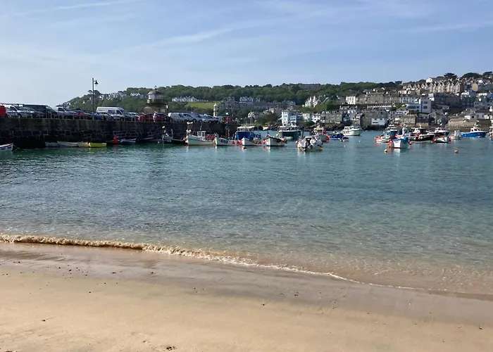 Tregenna House: Refurbished Family Townhouse with Garden and Parking Villa St Ives 